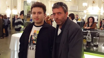 Эти люди восприняли незнакомцев за популярных звезд, а те даже не противились