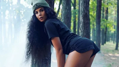 Как кошечка: NK Настя Каменских опубликовала новые горячие фото