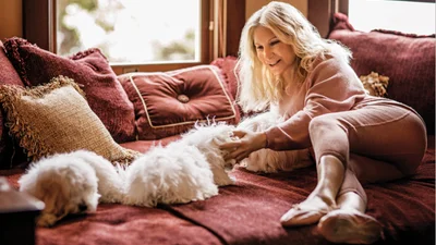 Не отличить: Барбра Стрейзанд клонировала свою любимую собачку