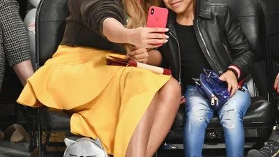 Стильні крихітки Бейонсе з донькою всіх затьмарили на матчі NBA