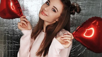 Сериал "Школа" - ТОП-7 стильных образов от Лизы Василенко