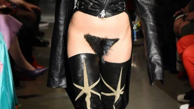 Меховой парик для лобка: дизайнер поразил весь мир своей коллекцией