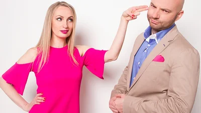 Таня Татарченко сделала эпиляцию Славе Демину в прямом эфире