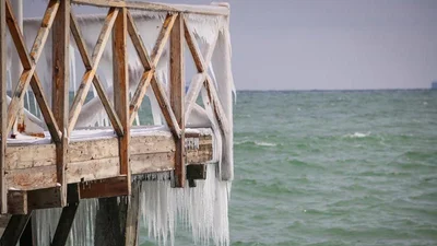 Одесская набережная замерзла, и это ледяное зрелище поражает