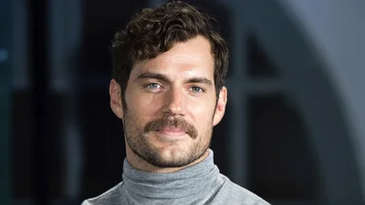 Актер из "Супермена" сбрил усы, которые стоили 25 миллионов долларов (ВИДЕО)