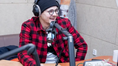 Солисту группы O.Torvald пришлось сознаться, целовал ли он свой бицепс