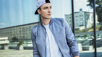 Ivan NAVI закликав фанаток не соромитися й їсти на ніч