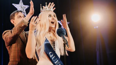 Блондинка NK Настя Каменских соблазнительно станцевала в новом клипе на трек "Дай мне"