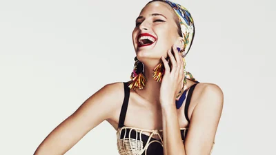 Топ-модель Алла Костромичова стала героиней номера известного глянца