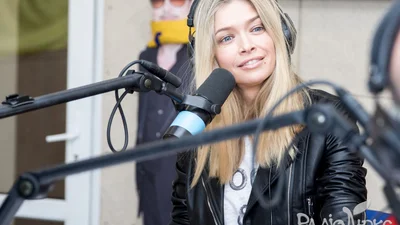 Вера Брежнева эротично исполнила свою песню