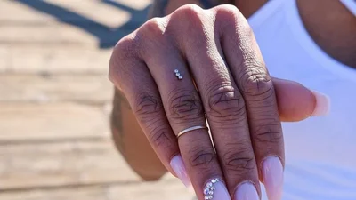 Пальцы, проколотые бриллиантами - новый тренд, который вас сильно удивит
