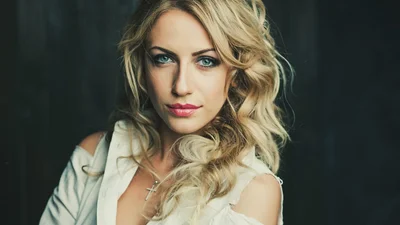 Леся Нікітюк привітала всіх з весною та показала себе на обкладинці модного глянцю