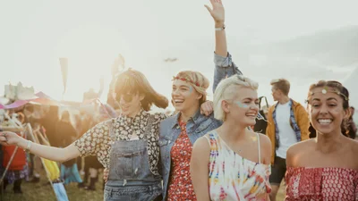 Стильные фестивальные образы с Coachella, которые ты захочешь повторить этим летом