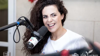 NK Настя Каменских и Слава Демин танцуют под новую песню Насти "Тримай"