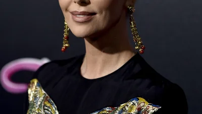 Шарлиз Терон рассказала впечатляющую историю о том, как набрала 20 кг, а затем их сбросила