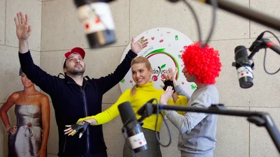 "Без грима": певец Джонибек приударил за Аней Буткевич