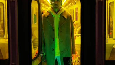 Метро, реинкарнация и "кислотный" социум - Макс Барских в видеоманифесте "Сделай громче"