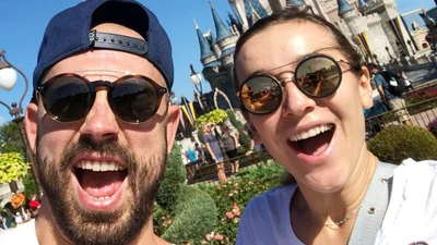 Жена Андрея Бенякова замиловала веселыми фото с дочкой