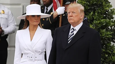 Мелания Трамп вновь упала на мороз и не захотела брать за руку своего мужа