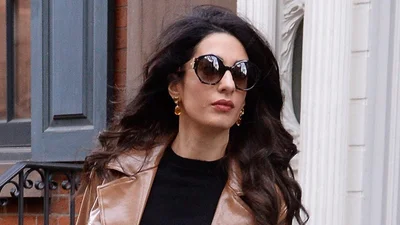 Стильна Амаль Клуні продемонструвала образ, який захочуть повторити всі