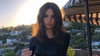 Полностью голая Ратаковски сделает твое утро очень жарким