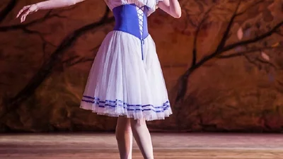 Екатерина Кухар призналась, как чувствует себя в руках чужого мужчины на сцене