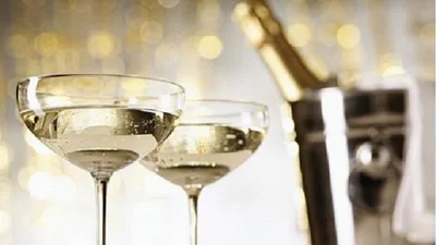 Щоб схуднути, необхідно щодня пити шампанське, – дієтологи