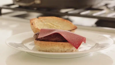 Світ зійшов з розуму: вас здивує цей кетчуп, нарізаний пластинами