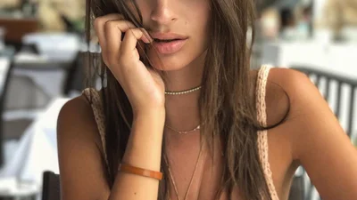 Об этой вредной привычке Эмили Ратажковски ты даже не догадывался