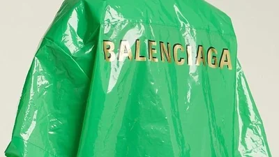 Рубашка из пластика от Balenciaga удивит вас своим видом и ценой