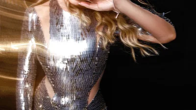 Кокетка Тина Кароль надела секси платье с очень откровенным разрезом