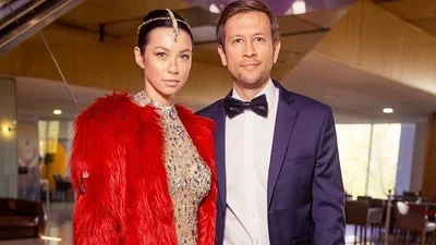 Дмитрий Ступка похвастался новой стрижкой, которую ему сделала жена