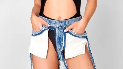 Вряд ли кто-то захочет одеть эти уродливые джинсы, которые обнажают интимные места
