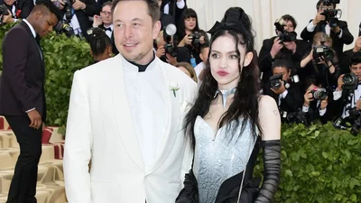Богач Илон Маск нашел себе новую звездную девушку и вывел ее на красную дорожку