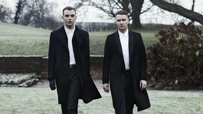 Hurts їдуть до Києва: 5 кліпів, які зробили хлопців світовими знаменитостями