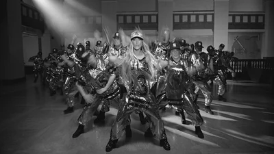 Гаряча і розкута Дженніфер Лопес у новому кліпі на пісню Dinero