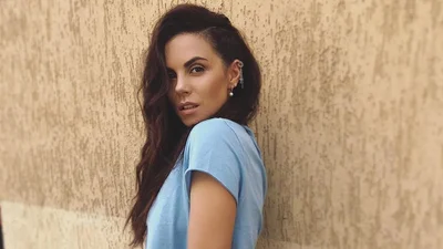 Настя Каменских показала, как составить идеальный гардероб на лето