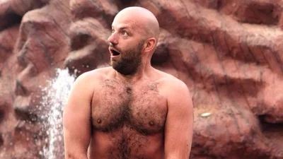 Пухнастий і голенький: Слава Дьомін засвітив торс на відпочинку