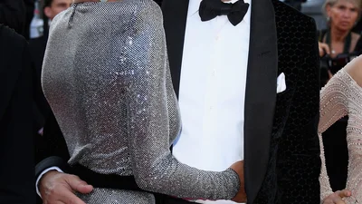 Влюбленные голубки Венсан Кассель и Тина Кунаки тронули фанов своим появлением в Каннах