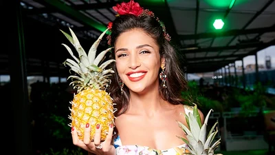 Санта Димопулос устроила роскошную экзотическую вечеринку в честь своего дня рождения