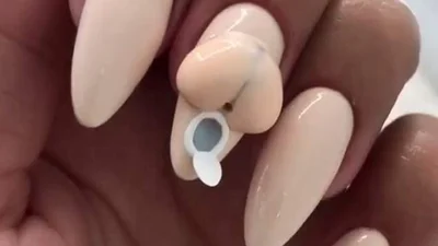 Скандальный и мерзкий маникюр с попой и туалетом шокирует вас до глубины души