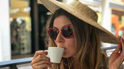 Жанна Бадоева поэкспериментировала с макияжем и стала игривой кошечкой