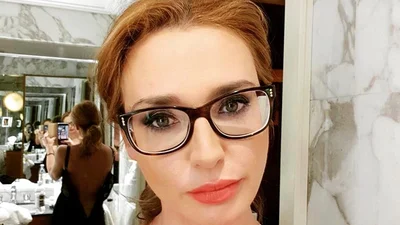 45-летняя Оксана Марченко похвасталась стальным прессом