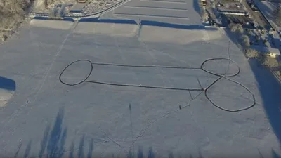 Шутка-минутка: этот огромный пенис видно прямо из космоса