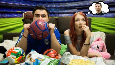 Оце фанатка: дівчина прославилася у мережі завдяки своїм коментарям футбольного матчу