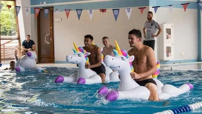 Спорт спортом, а збірна Англії з футболу осідлала єдинорогів