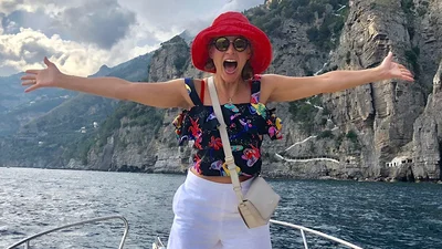 Татьяна Литвинова показала, как хулиганила во время отпуска в Италии
