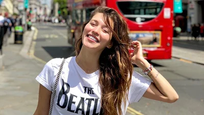 Регина Тодоренко опубликовала романтическое фото с известным певцом, и оно подорвало сеть