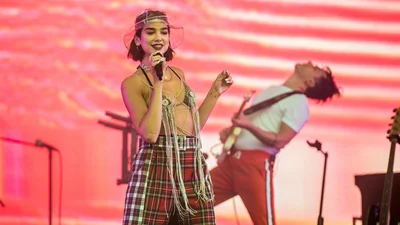 Дуа Ліпа підсіла на речі українських дизайнерів та знову була помічена у них в Варшаві