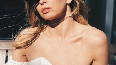 Чарівне тріо: Віра Брежнєва здивувала сімейним фото з сестрами